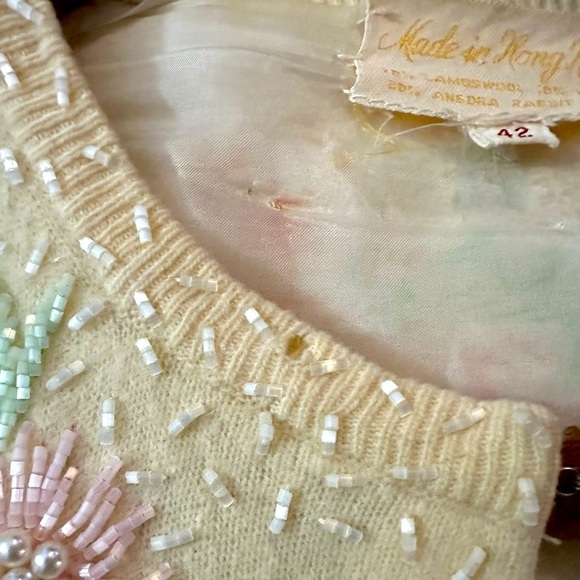 Vintage 1960’s Women’s Size L Angora Wool Beaded Floral Sweater Cardigan Lined - Picture 15 of 16